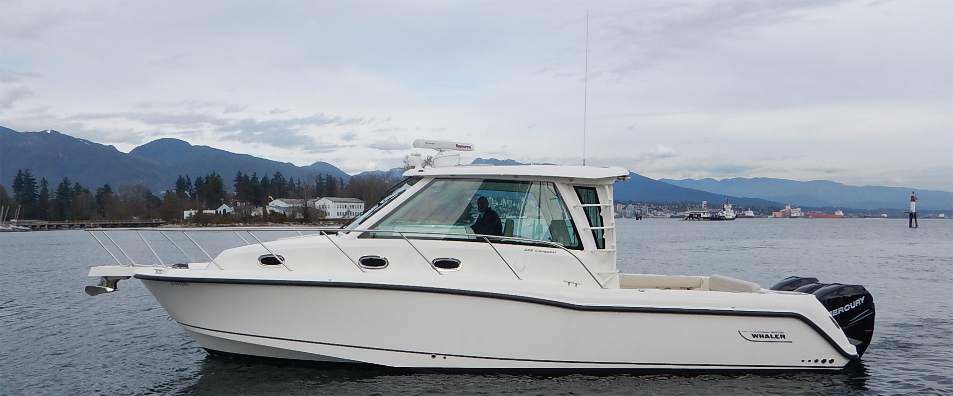 345 CONQUEST PILOTHOUSE